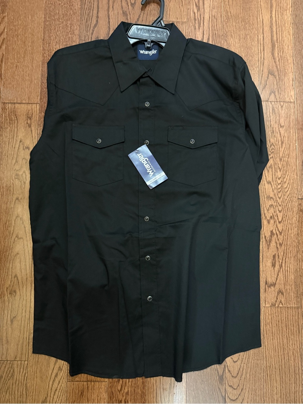 Wrangler Men’s Black Long-Sleeve Button-Down Western Shirt